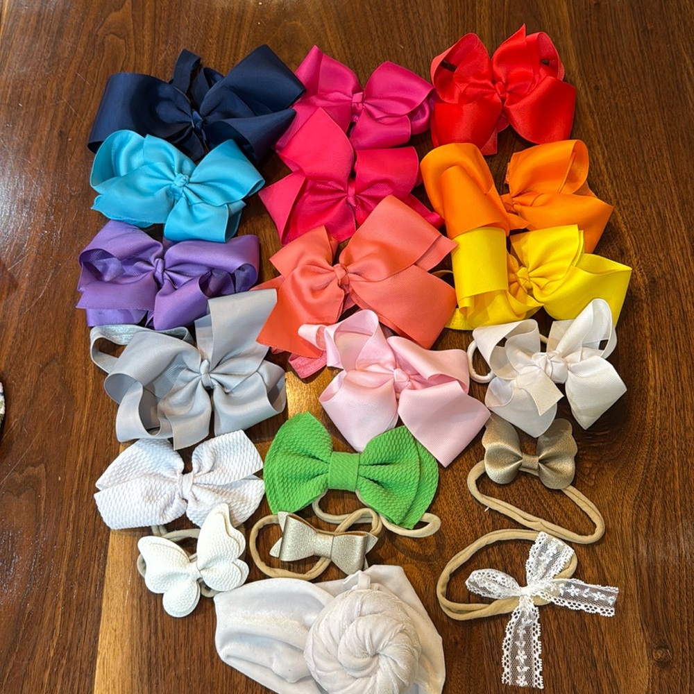 Assortment of 19 head bows for baby/toddler